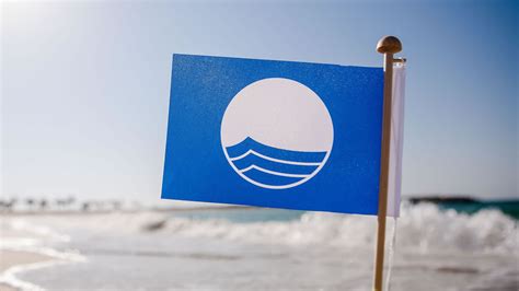 bandera azul en playa